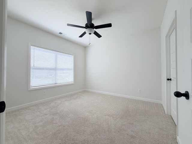 245 Holywell Dr, Gallatin, TN 37066