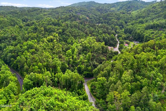 127 Beech Branch Road, Gatlinburg, TN 37738