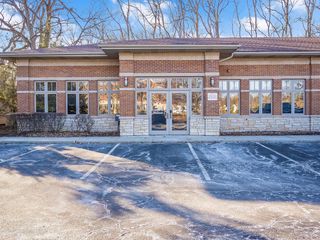 400 S Knoll Street A, Wheaton, IL 60187