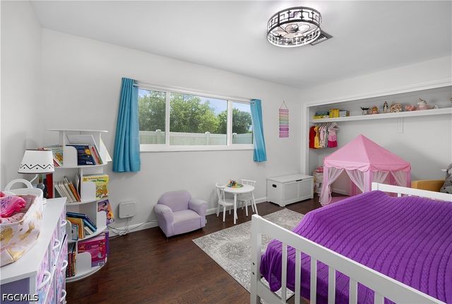 8512 Chatham ST, Fort Myers, FL 33907