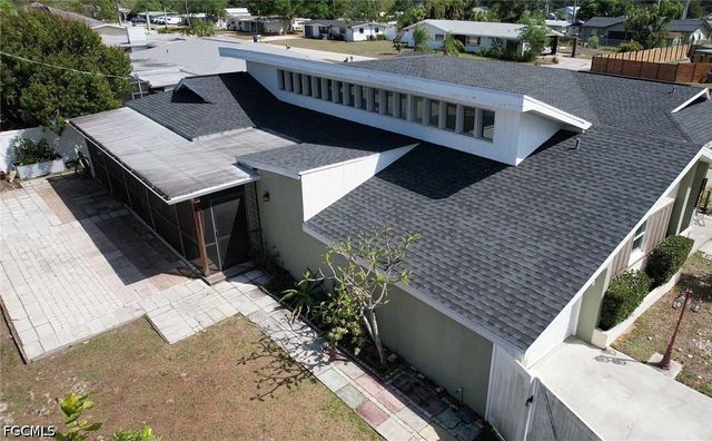 8512 Chatham ST, Fort Myers, FL 33907