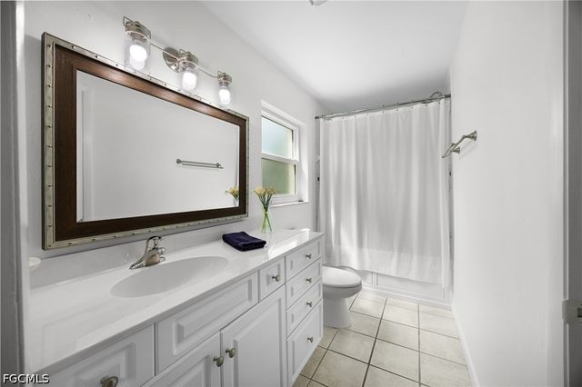 8512 Chatham ST, Fort Myers, FL 33907