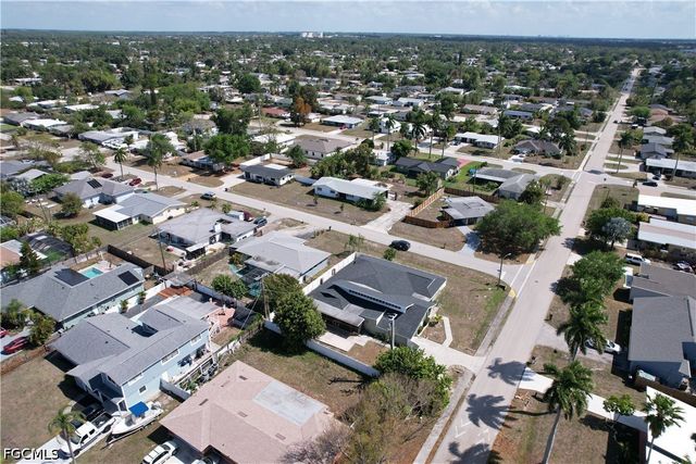 8512 Chatham ST, Fort Myers, FL 33907