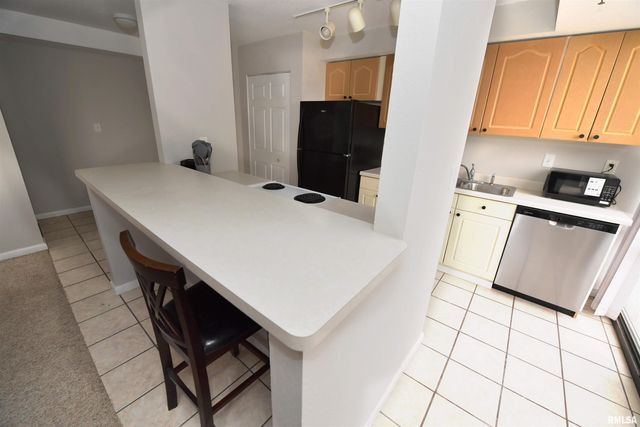 123 SW JEFFERSON Avenue E3E, Peoria, IL 61602