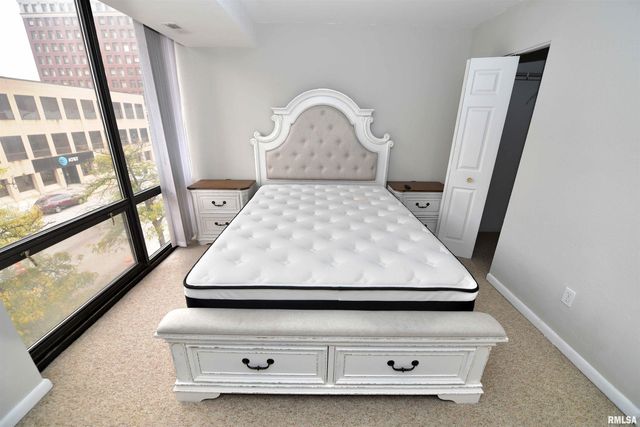 123 SW JEFFERSON Avenue E3E, Peoria, IL 61602