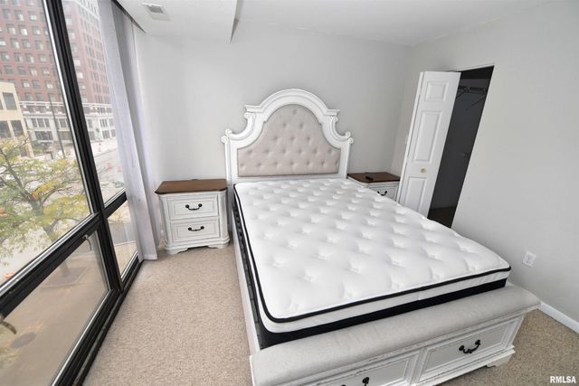 123 SW JEFFERSON Avenue E3E, Peoria, IL 61602