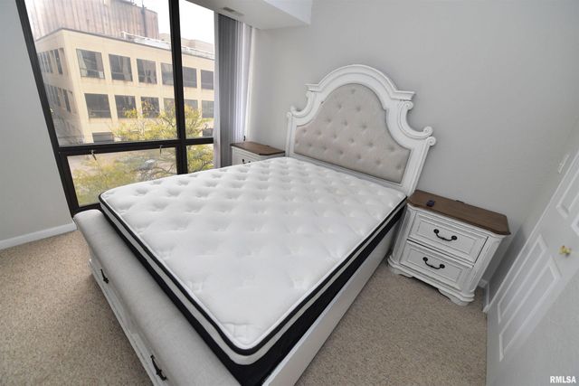 123 SW JEFFERSON Avenue E3E, Peoria, IL 61602