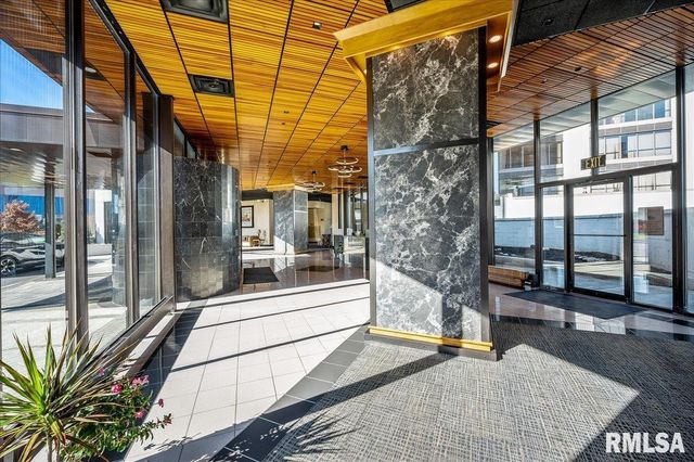 123 SW JEFFERSON Avenue E3E, Peoria, IL 61602