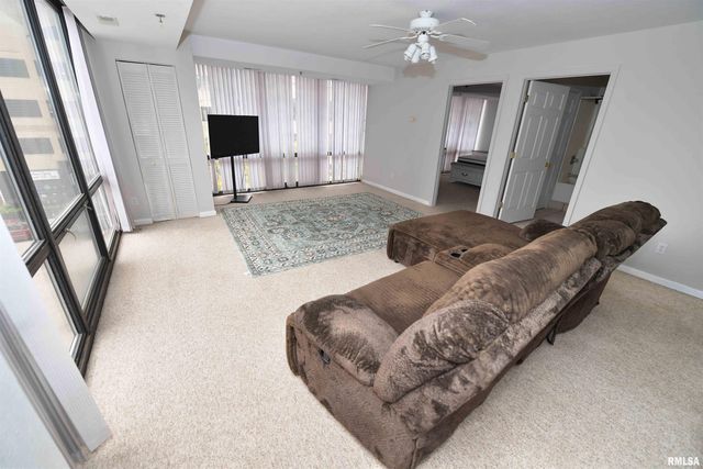 123 SW JEFFERSON Avenue E3E, Peoria, IL 61602