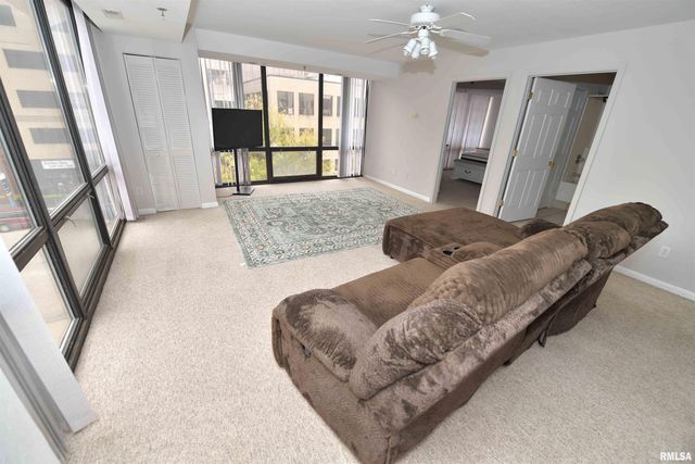 123 SW JEFFERSON Avenue E3E, Peoria, IL 61602