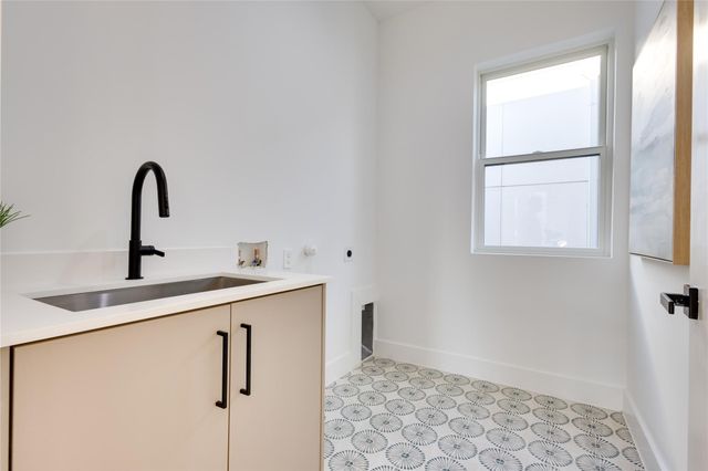 2336 N Carroll Avenue, Dallas, TX 75204