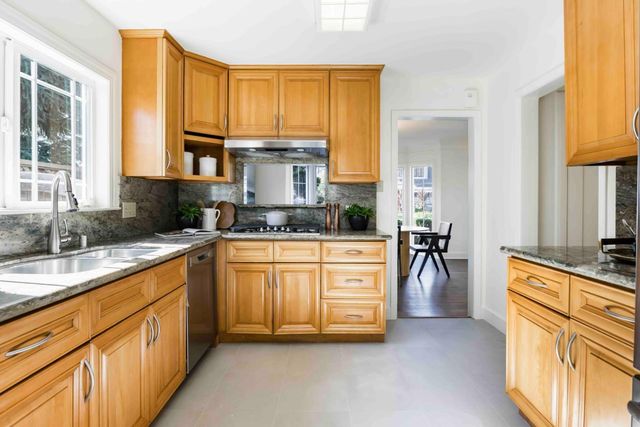 1637 Mariposa Avenue, Palo Alto, CA 94306