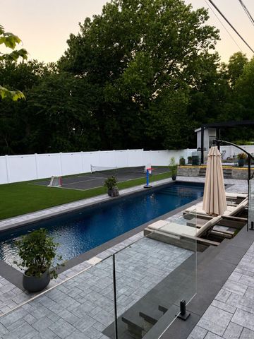 1396 Stephen Marc Lane, East Meadow, NY 11554