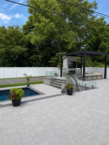 1396 Stephen Marc Lane, East Meadow, NY 11554