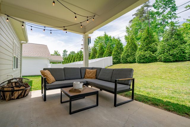 1369 Baldwin Field Circle, Hixson, TN 37343