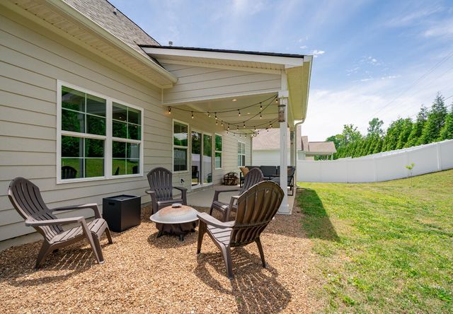 1369 Baldwin Field Circle, Hixson, TN 37343