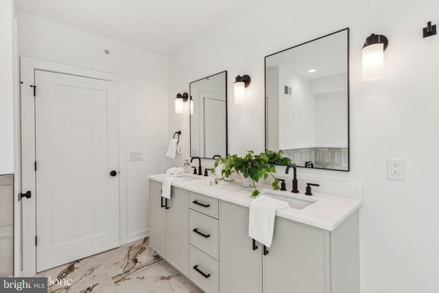 952 N 6TH ST, Philadelphia, PA 19123