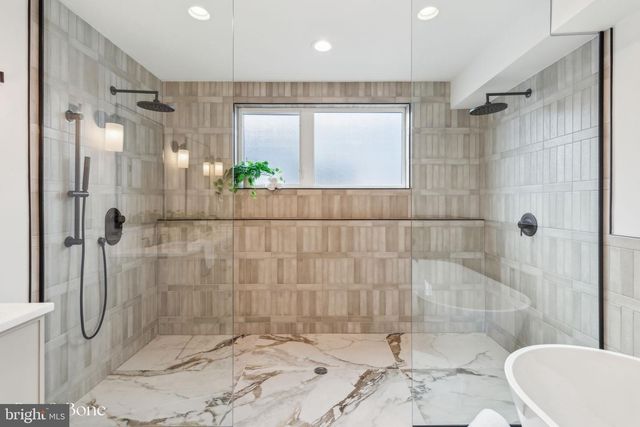 952 N 6TH ST, Philadelphia, PA 19123