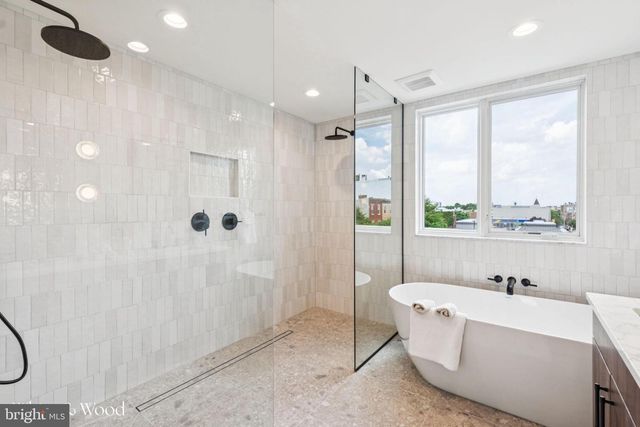 952 N 6TH ST, Philadelphia, PA 19123