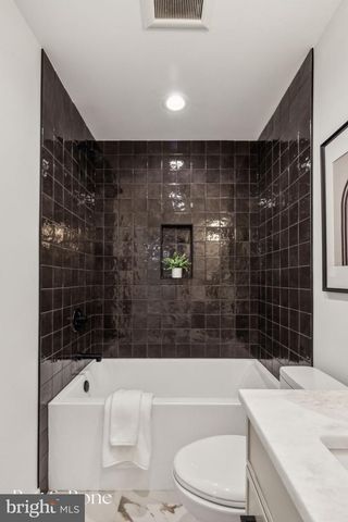 952 N 6TH ST, Philadelphia, PA 19123