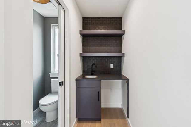 952 N 6TH ST, Philadelphia, PA 19123