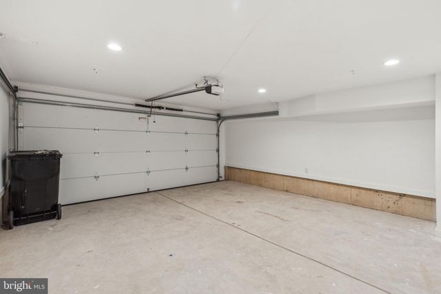 952 N 6TH ST, Philadelphia, PA 19123