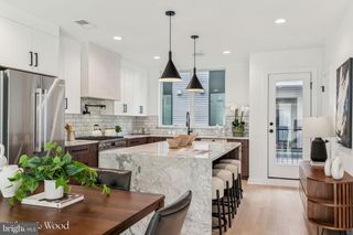 952 N 6TH ST, Philadelphia, PA 19123