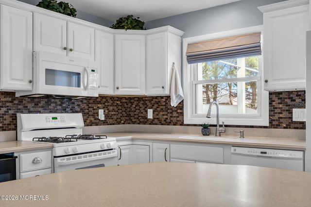 14 Cypress Avenue, Jackson, NJ 08527