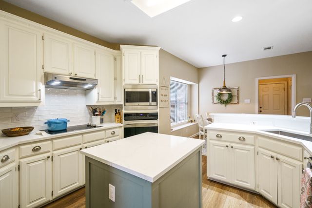 4049 Brazos Drive, Carrollton, TX 75007