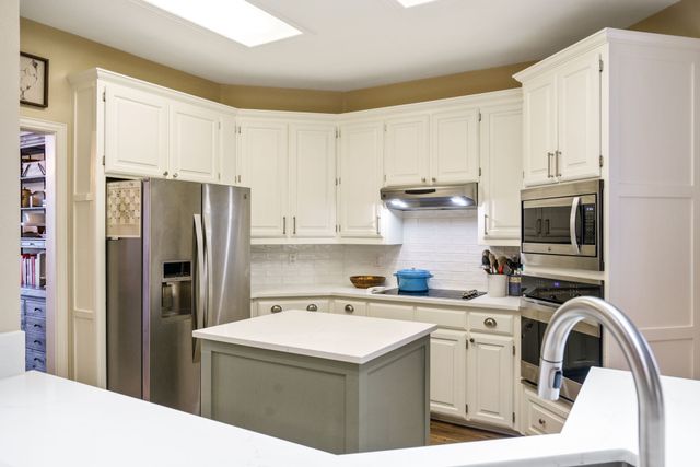 4049 Brazos Drive, Carrollton, TX 75007