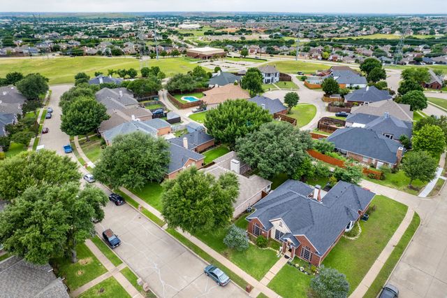 4049 Brazos Drive, Carrollton, TX 75007