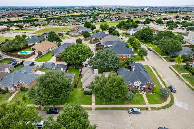4049 Brazos Drive, Carrollton, TX 75007