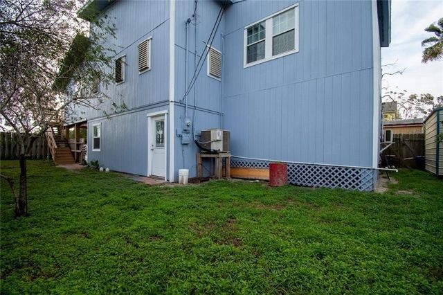 938 E Lakeside Dr, Corpus Christi, TX 78418