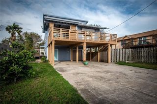 938 E Lakeside Dr, Corpus Christi, TX 78418