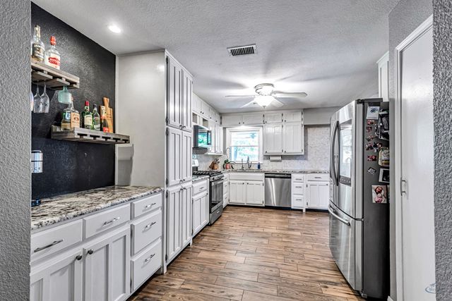 1405 Ainslee St, Midland, TX 79701