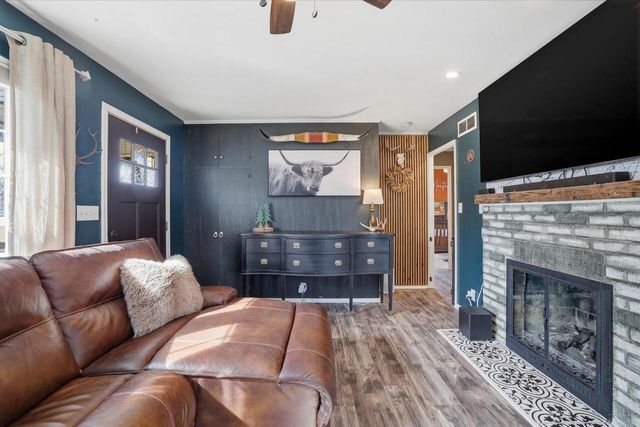 1011 Aurora STREET, Waukesha, WI 53186