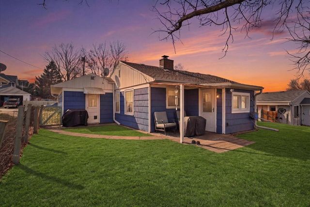 1011 Aurora STREET, Waukesha, WI 53186