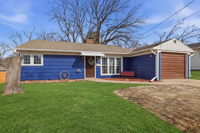 1011 Aurora STREET, Waukesha, WI 53186