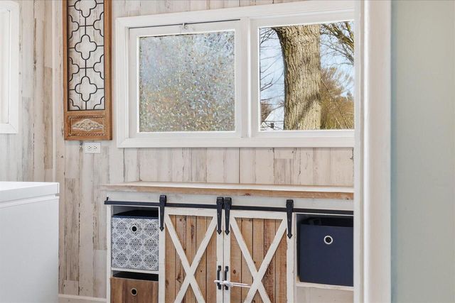 1011 Aurora STREET, Waukesha, WI 53186