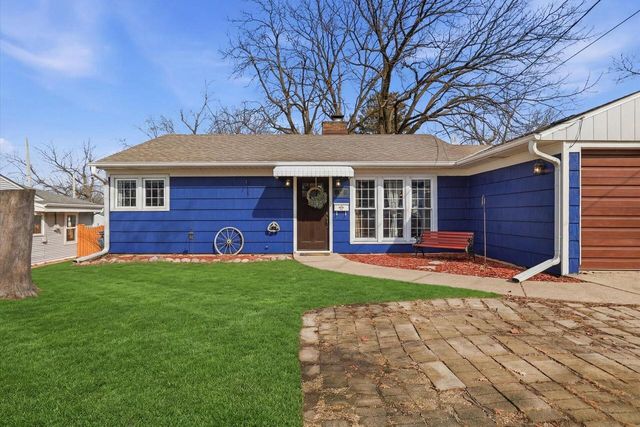 1011 Aurora STREET, Waukesha, WI 53186