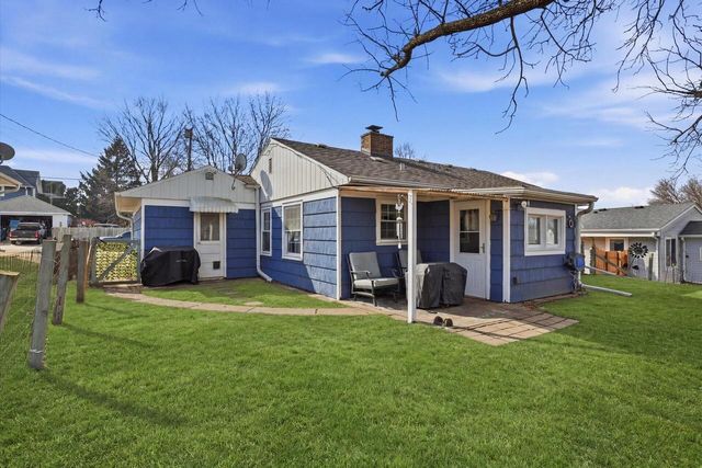 1011 Aurora STREET, Waukesha, WI 53186