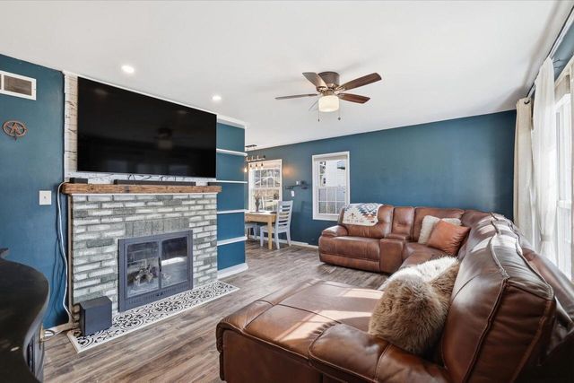 1011 Aurora STREET, Waukesha, WI 53186