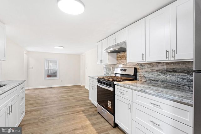 384 JULIUSTOWN RD, Columbus, NJ 08022