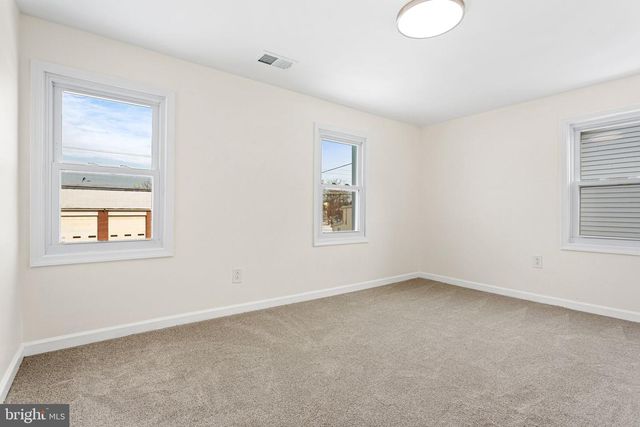 384 JULIUSTOWN RD, Columbus, NJ 08022