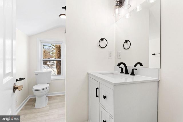 384 JULIUSTOWN RD, Columbus, NJ 08022