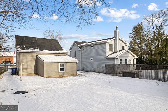 384 JULIUSTOWN RD, Columbus, NJ 08022