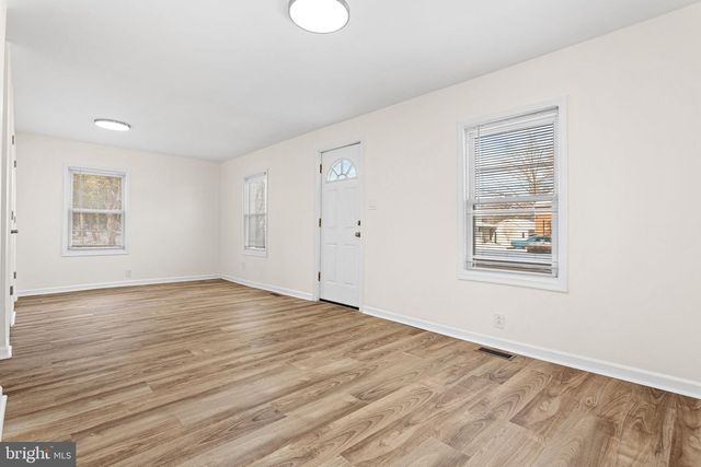 384 JULIUSTOWN RD, Columbus, NJ 08022