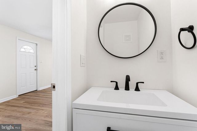 384 JULIUSTOWN RD, Columbus, NJ 08022