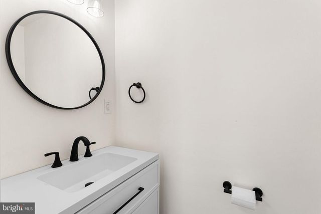 384 JULIUSTOWN RD, Columbus, NJ 08022