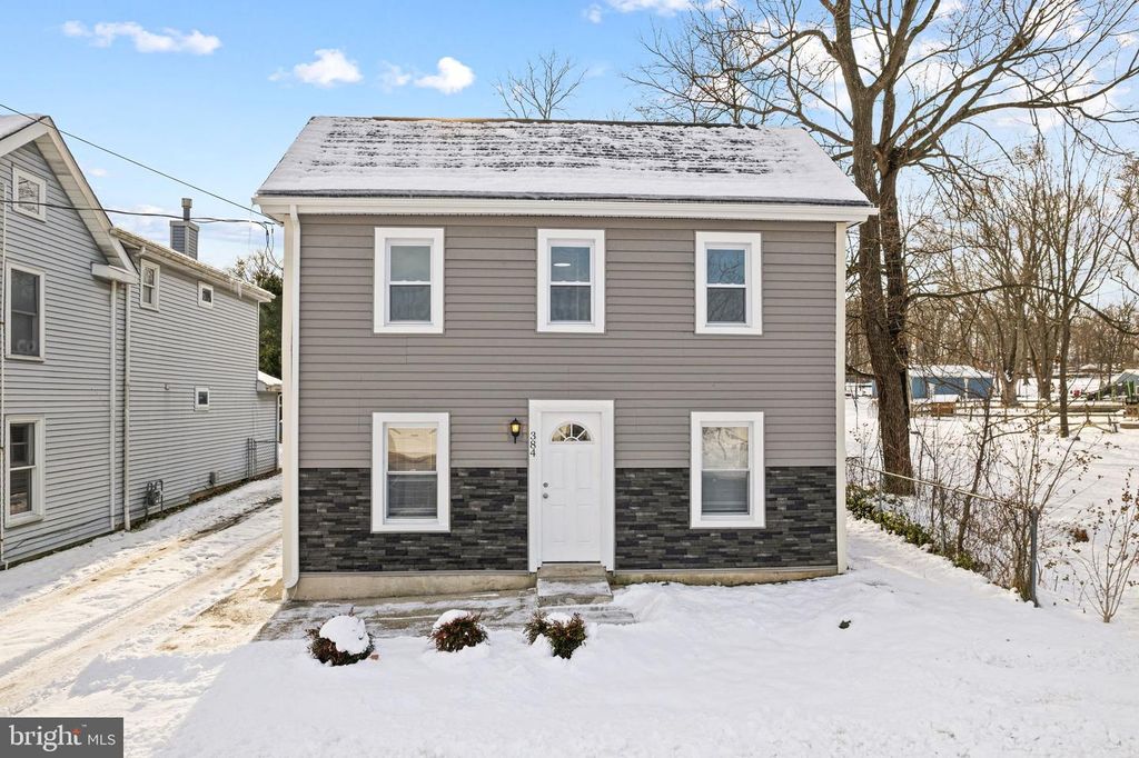 384 JULIUSTOWN RD, Columbus, NJ 08022